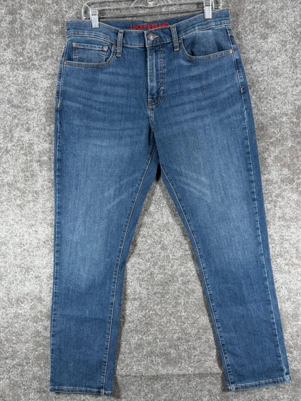 Lucky Brand 410 Athletic Straight‎ Jeans Mens 32x32 Blue Denim Mid Rise Whisker